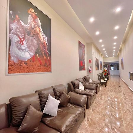 טרוחיו Jultom Inn Hotel & Suites מראה חיצוני תמונה