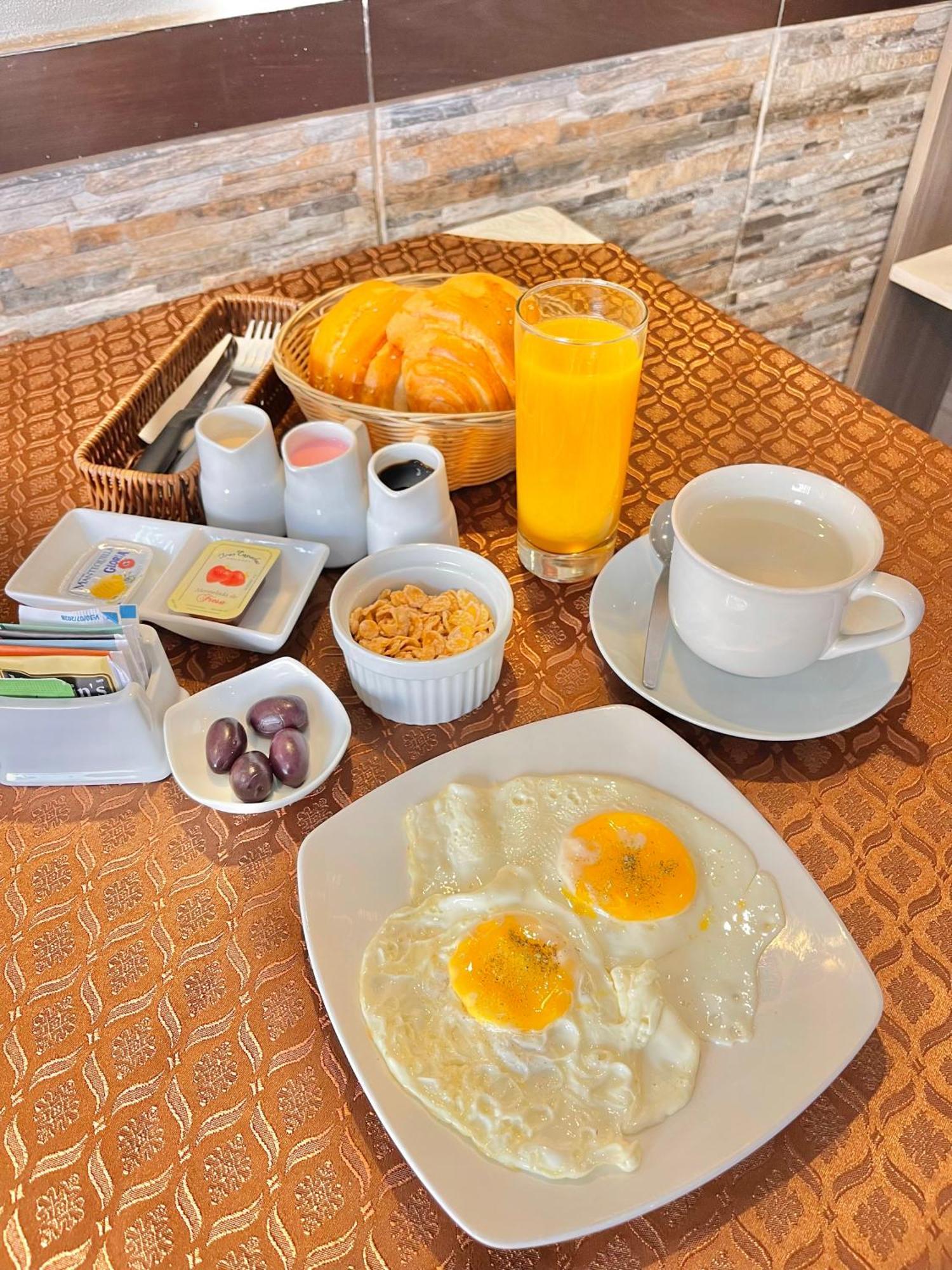 טרוחיו Jultom Inn Hotel & Suites מראה חיצוני תמונה